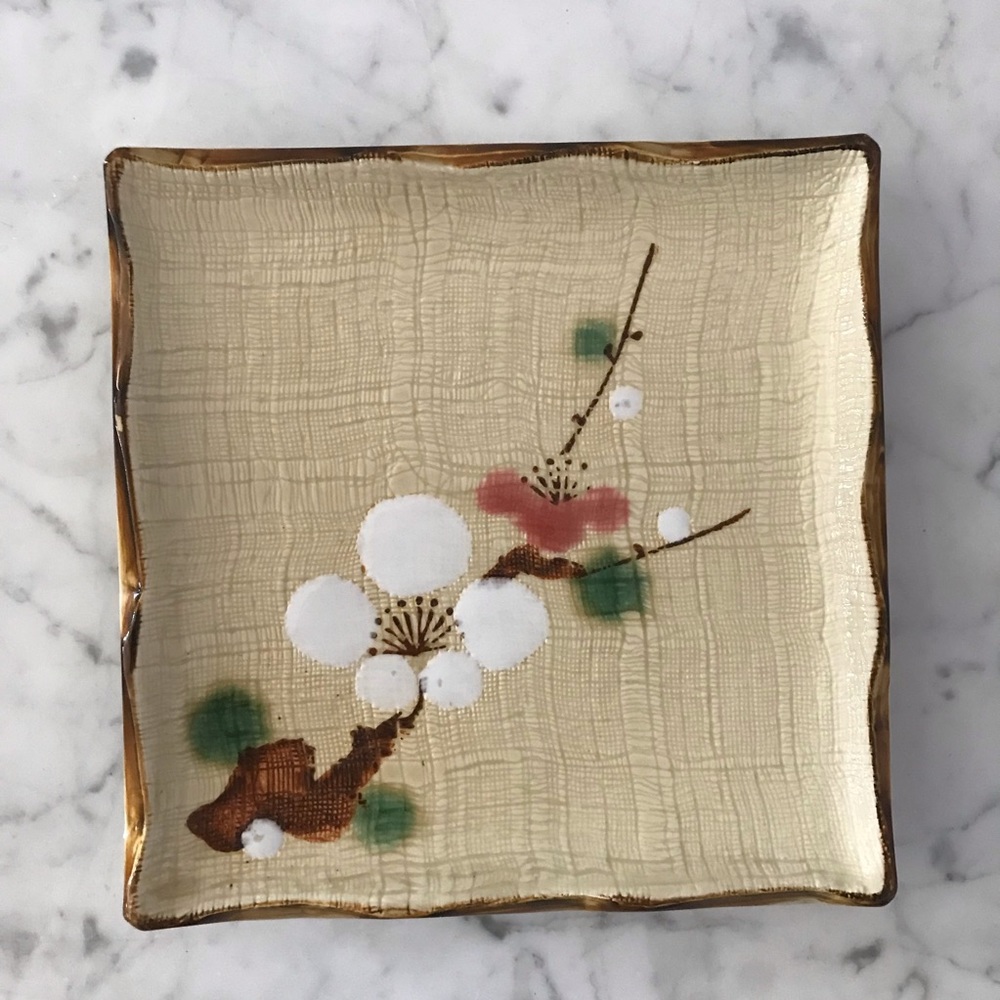 Decorative Japanese Plate Set - Picture 5 of 5